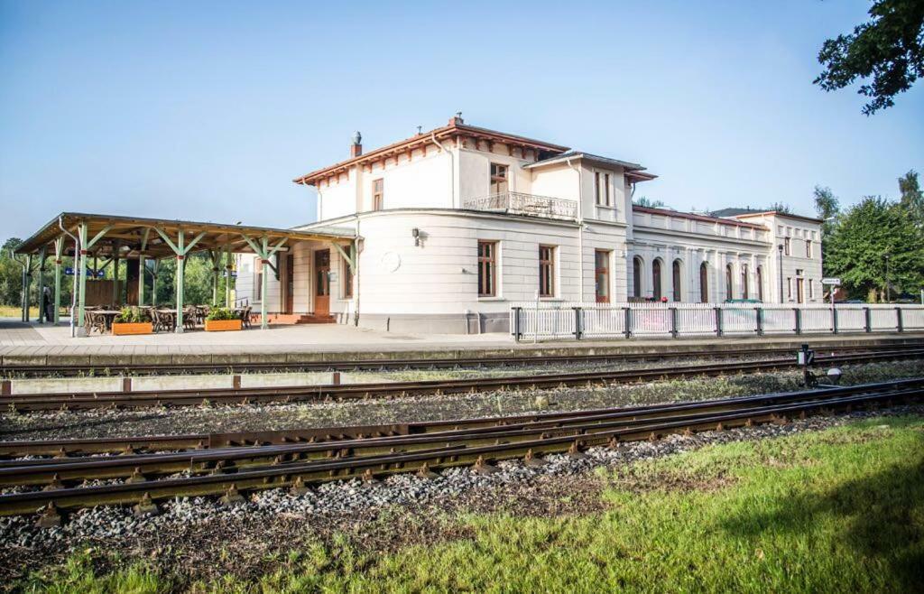 באד דובראן Nostalgischer Kaiserbahnhof מראה חיצוני תמונה
